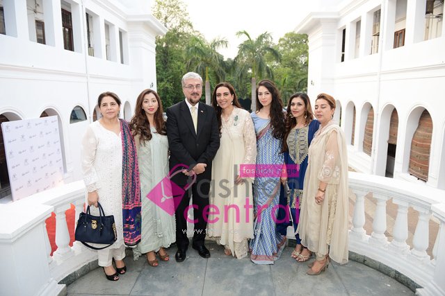 Nilofer Shahid with Mr. & Mrs. Suleman Najib Khan, Mrs. Munir Ahmad Khan and family