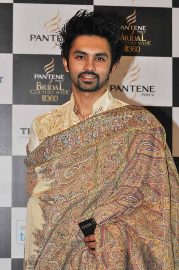 Red Carpet at Pantene Bridal Couture Week 13