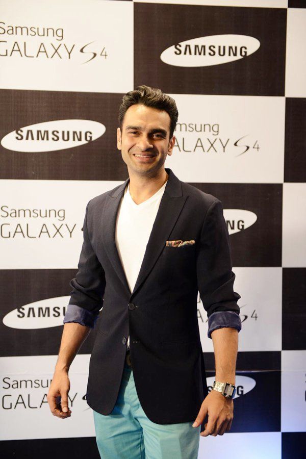 Samsung Introduces the GALAXY S4 in an Electrifying Event