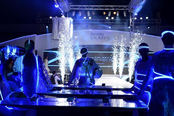 Samsung Introduces the GALAXY S4 in an Electrifying Event