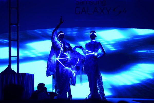 Samsung Introduces the GALAXY S4 in an Electrifying Event