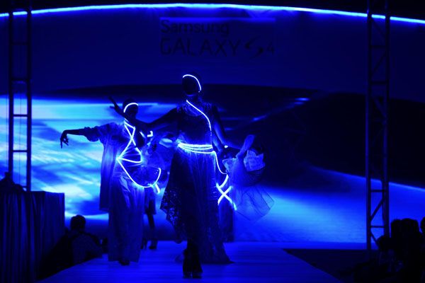 Samsung Introduces the GALAXY S4 in an Electrifying Event