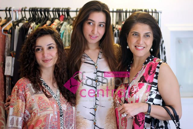 Sarwat Gillani, Aamna and Naz