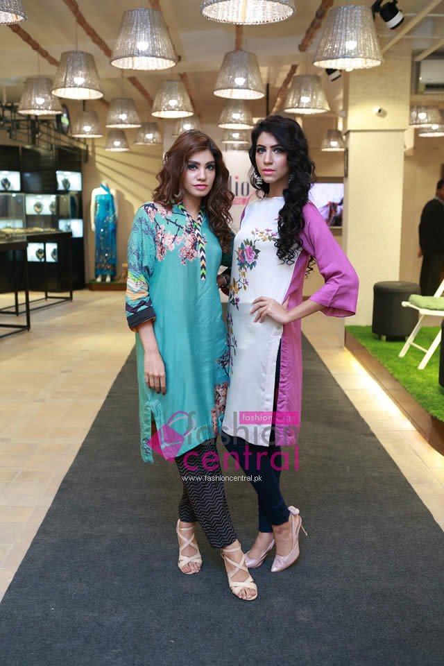 Studio One Multi Brand Store Model Walk
