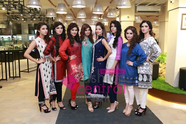 Studio One Multi Brand Store Models photos