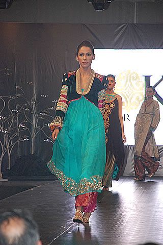 Kamiar Rokni Fashion Collections 2008 at 10Q Pakistani Fashion Show