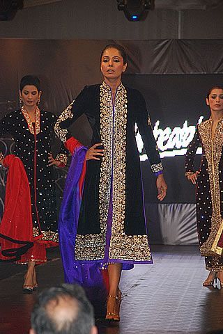 Unbeatable Fashion Collections 2009 by Pakistani Designer