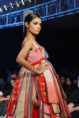 Sanam Saeed showcased Asian Institute of Fashion Design