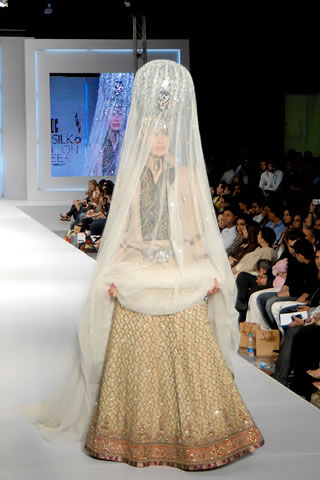 Ali Xeeshanâ€™s Collection at PFDC Sunsilk Fashion Week 2011 Lahore