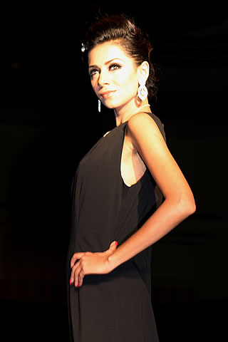 Tooba Siddiqui modeled for Bushra's Jewelry