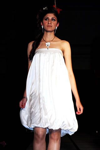 Bushra's Jewelry collection in Colors of Pakistan 2009