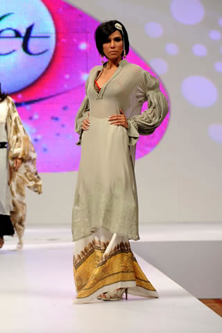 Deepak Parwani at Veet Show 2010