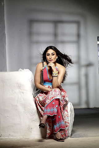 Kareena Kapoor showcased Firdous Summer Lawn Collection 2010