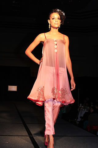 Hajra Hayat's collection in Colors of Pakistan 2009