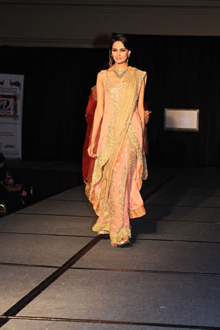 Hajra Hayat's collection in Colors of Pakistan 2009