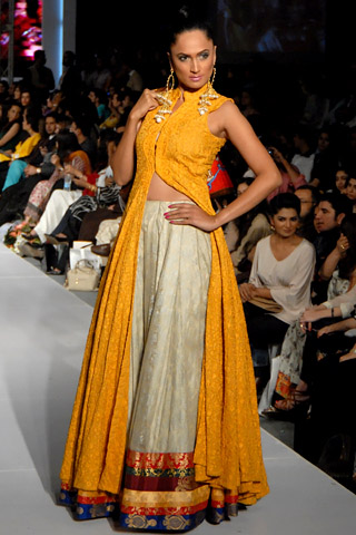 HSY Latest Designs at PFDC Sunsilk Fashion Week 2011 Lahore