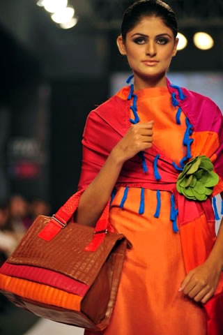 Mahin Hussain accessories 2009