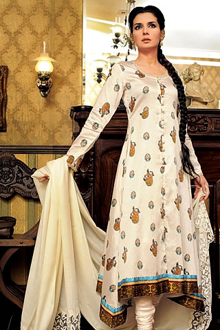 Mahnoor Baloch showcased Love Collection 2010 by Nishat