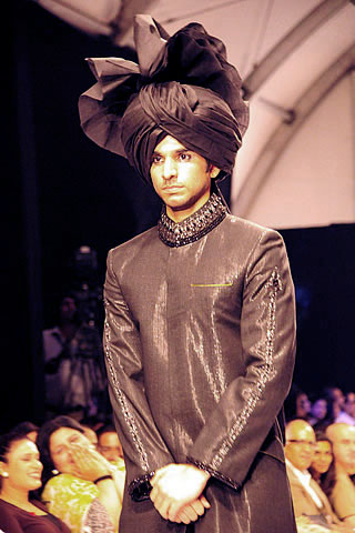 Nauman Afreen at Pakistan Fashion Week 2010