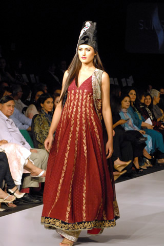 Nickie Ninaâ€™s Collection at PFDC Sunsilk Fashion Week Karachi 2010