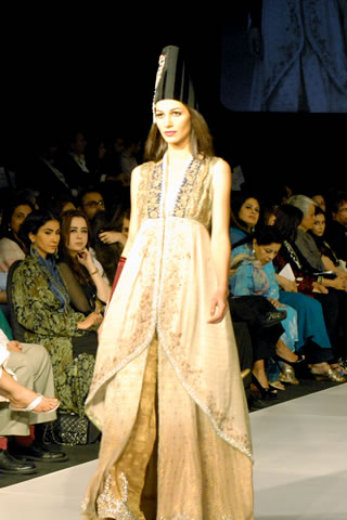 Nickie Ninaâ€™s Collection at PFDC Sunsilk Fashion Week Karachi 2010