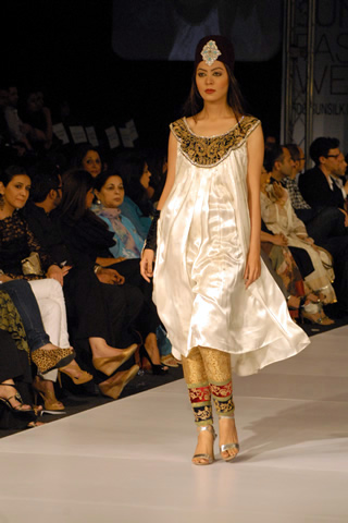 Nickie Ninaâ€™s Collection at PFDC Sunsilk Fashion Week Karachi 2010