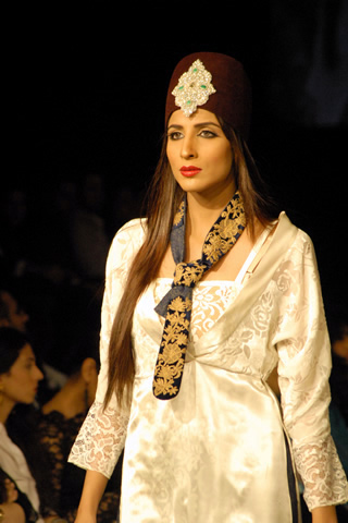 Nickie Ninaâ€™s Collection at PFDC Sunsilk Fashion Week Karachi 2010