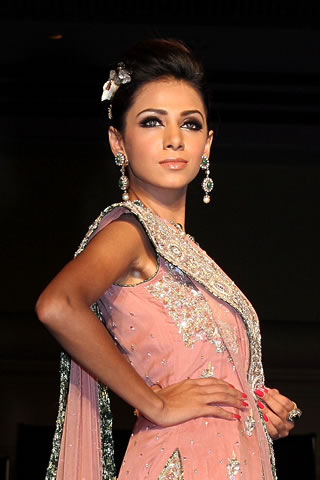 Rani Emaan Pakistani Designerâ€™s Collection in Colors of Pakistan 09