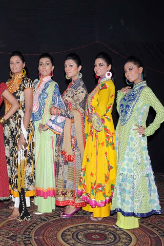 Nomi Ansari at Veet Show 2010