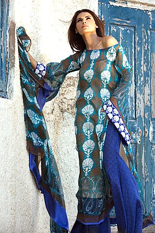 Neha Ahmed modeled for Sana Safinaz's