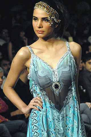 Sobia Nazir PFDC Sunsilk Fashion Week 2010 Karachi