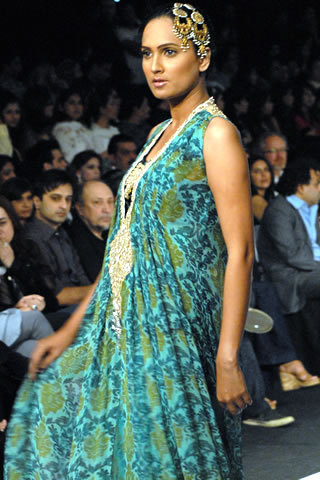 Sobia Nazir PFDC Sunsilk Fashion Week 2010 Karachi