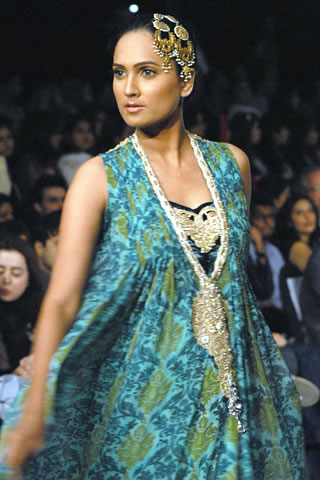 Sobia Nazir PFDC Sunsilk Fashion Week 2010 Karachi