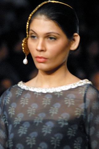 Sobia Nazir PFDC Sunsilk Fashion Week 2010 Karachi