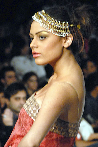 Sobia Nazir PFDC Sunsilk Fashion Week 2010 Karachi