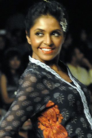 Sobia Nazir PFDC Sunsilk Fashion Week 2010 Karachi