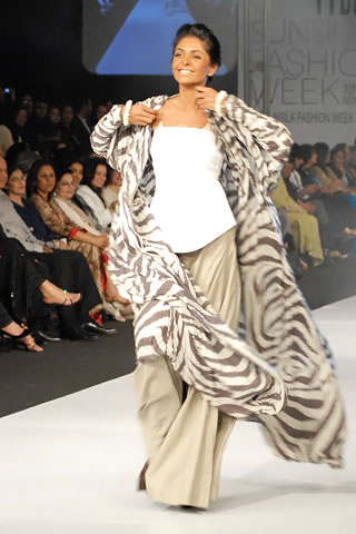 Teejays Collection at PFDC Sunsilk Fashion Week 2010 Karachi