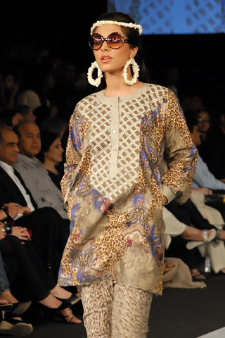 Teejays Collection at PFDC Sunsilk Fashion Week 2010 Karachi