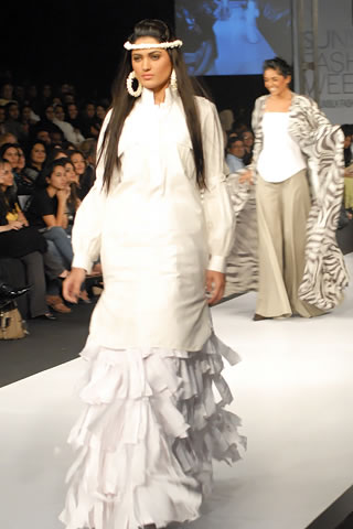 Teejays Collection at PFDC Sunsilk Fashion Week 2010 Karachi