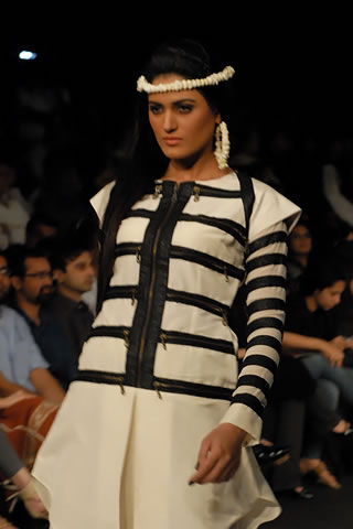 Teejays Collection at PFDC Sunsilk Fashion Week 2010 Karachi