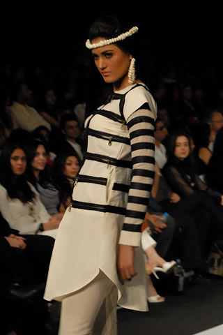 Teejays Collection at PFDC Sunsilk Fashion Week 2010 Karachi