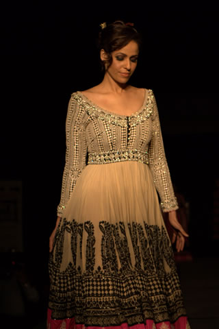 Umar Syeed collection in Colors of Pakistan 2009