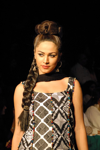 Zara Shahjahan's Collection at PFDC Sunsilk Fashion Week Karachi 2010