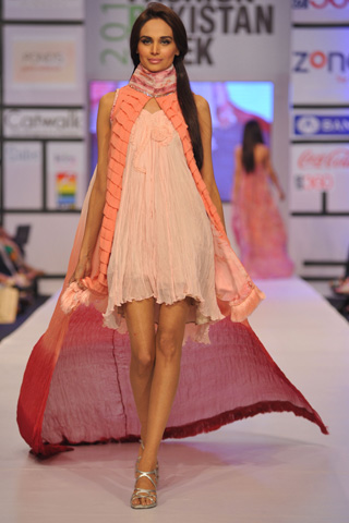 Ayesha & Somaiya at Fashion Pakistan Week 2012 Day 2, Fashion Pakistan Week 2012