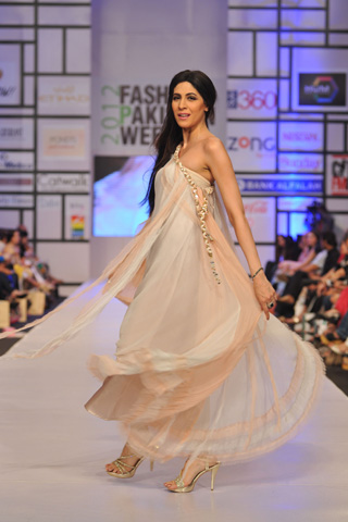 Ayesha & Somaiya at Fashion Pakistan Week 2012 Day 2