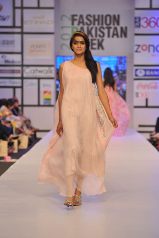 Ayesha & Somaiya at Fashion Pakistan Week 2012 Day 2