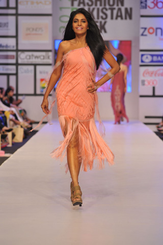 Ayesha & Somaiya at Fashion Pakistan Week 2012 Day 2