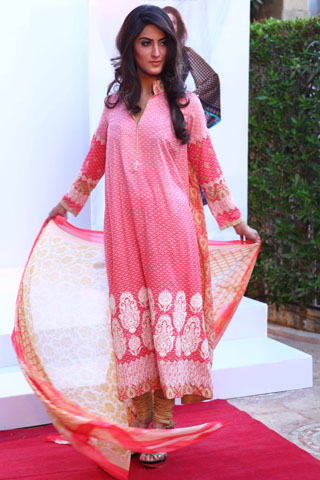 Crescent Summer Lawn Fashion Show 2012 in Karachi