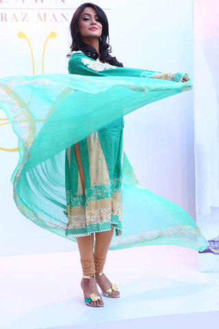 Crescent Summer Lawn Fashion Show 2012 in Karachi