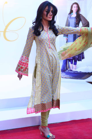 Crescent Summer Lawn Fashion Show 2012 in Karachi